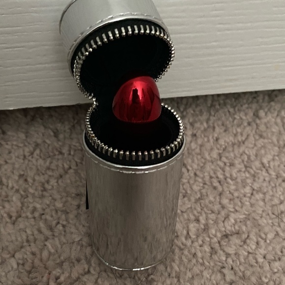 MAc Lovers Lipstick Case - Picture 5 of 6